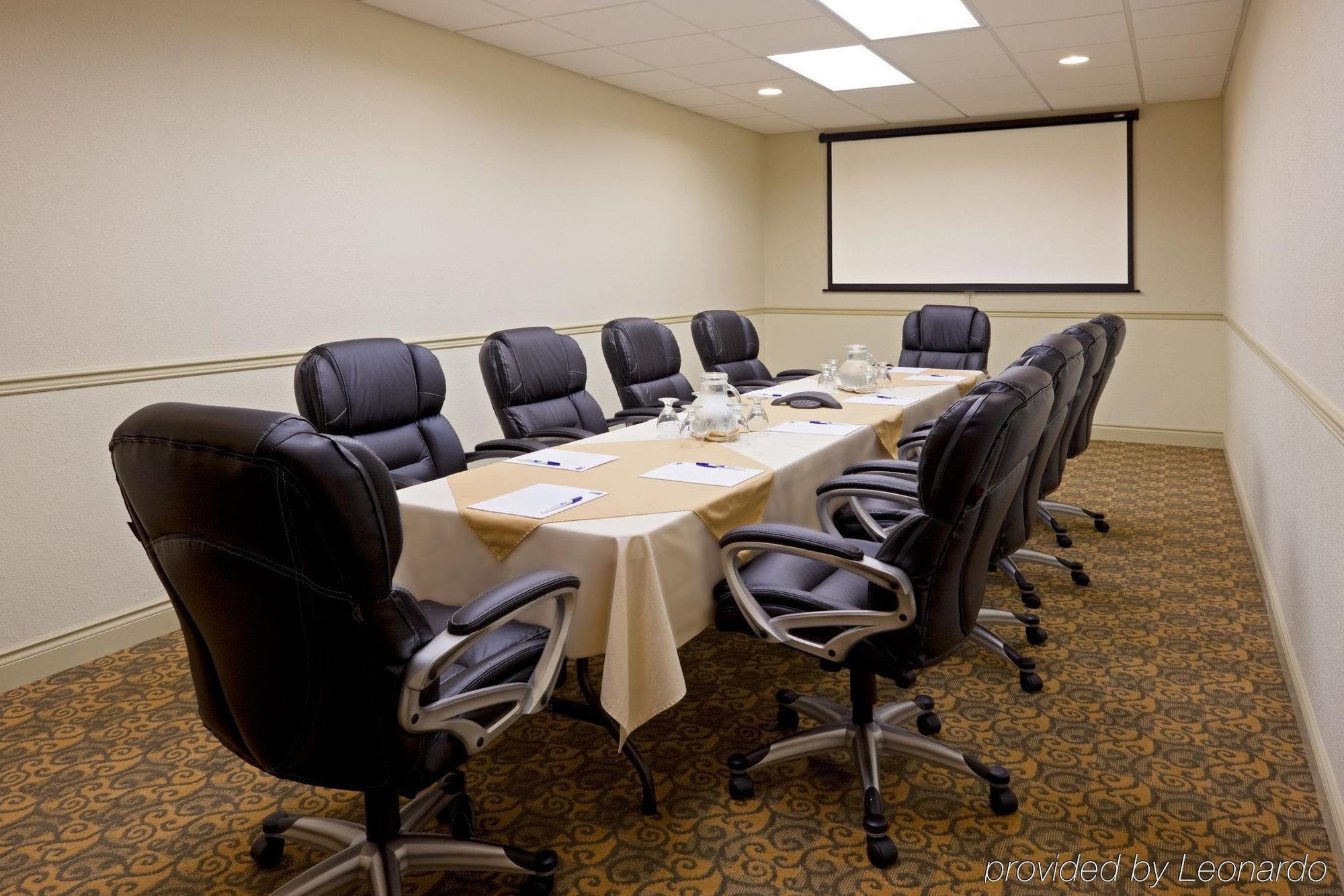 Holiday Inn Express Hotel & Suites 1000 Islands - Gananoque By Ihg Facilities photo