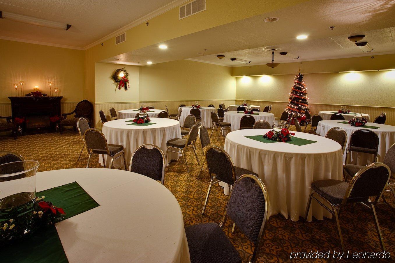 Holiday Inn Express Hotel & Suites 1000 Islands - Gananoque By Ihg Restaurant photo
